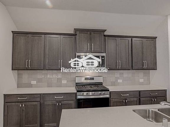 3rd image of 547 Delaware Rd