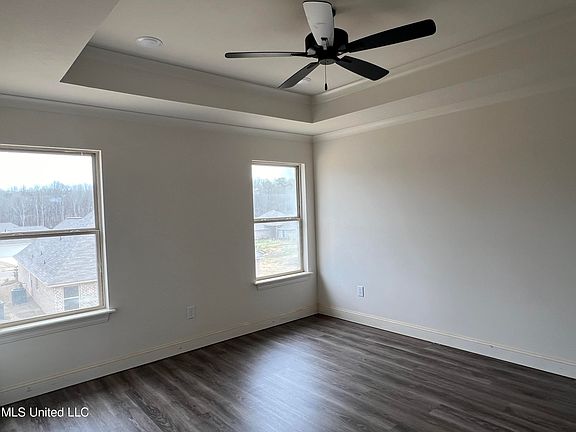 5th image of 496 Silver Hill Dr
