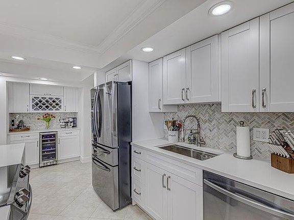 5th image of 5440 N Ocean Drive #1502