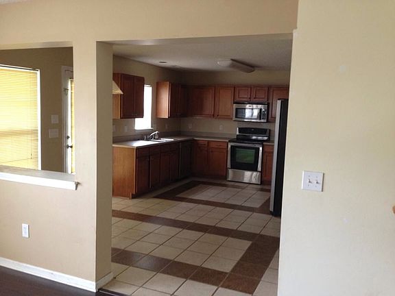 Kitchen and Eat-In Kitchen