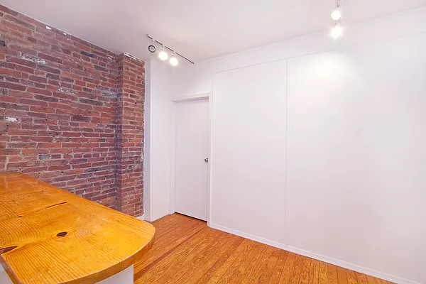 Rented by R New York | media 5