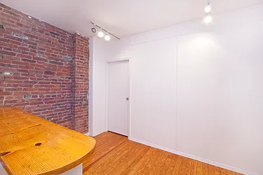 Rented by R New York