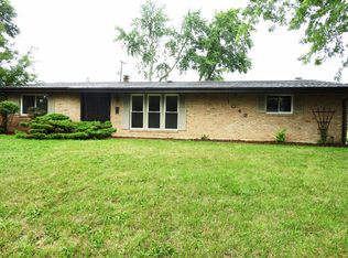1042 Heathwood Dr, Englewood, OH