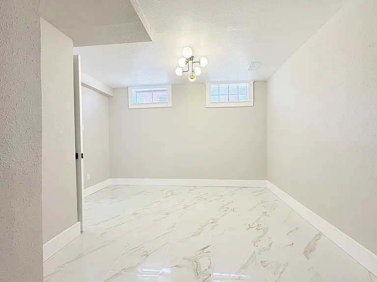 901 Woodsdale Ave — Photo 36