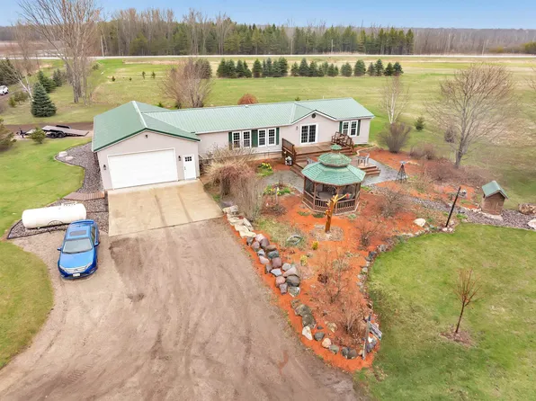 8795 County Rd S, Pulaski, WI 54162