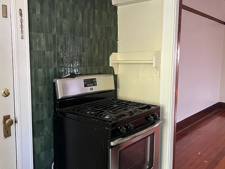 1929 D St #6 — Photo 8