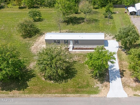 3rd image of 209 Oak Manor Rd