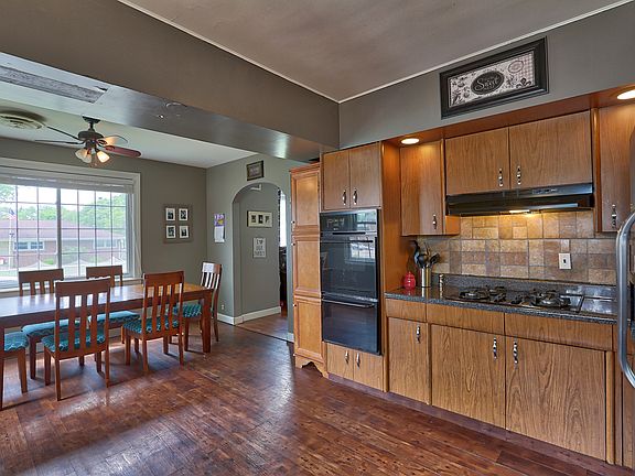 4th image of 1803 E Lincoln Ave