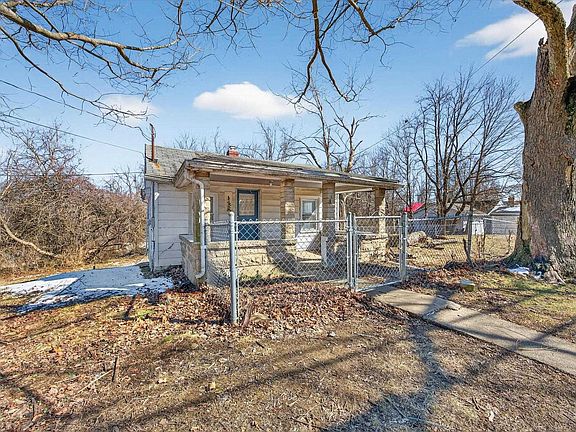 3rd image of 1530 W Arlington Rd