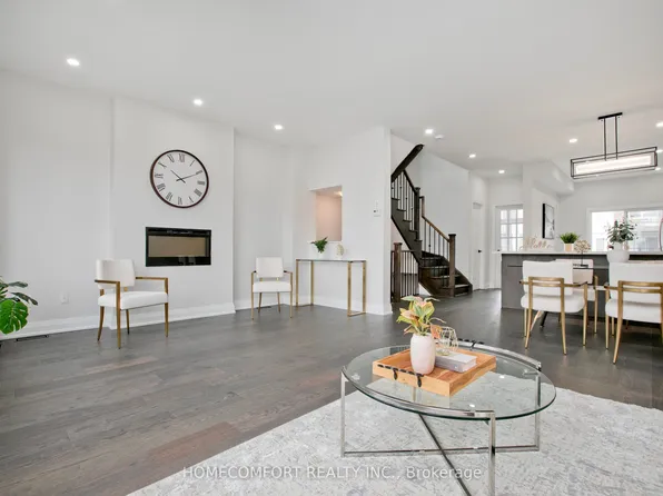 42 Vantage Loop, Newmarket, ON L3X 0K6