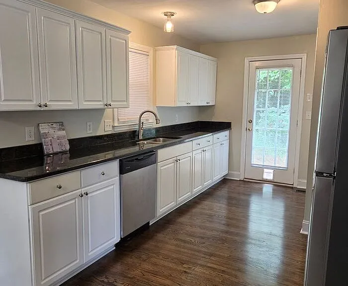 5215 Redwood Dr — Photo 3