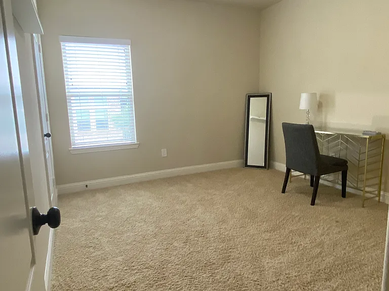 580 Hampshire Dr — Photo 22