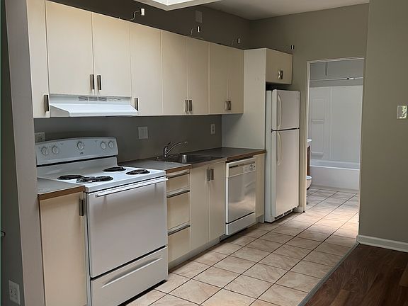 2nd image of 1535 Pine St APT 4R