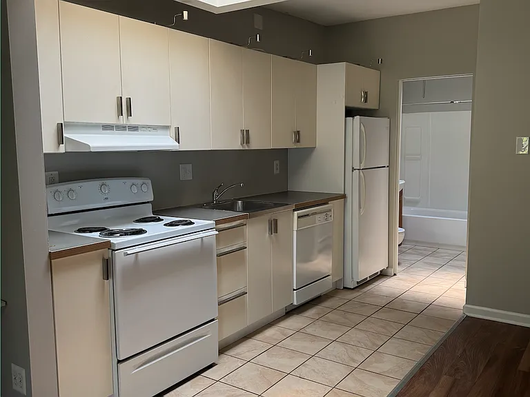 1535 Pine St #4R — Photo 2