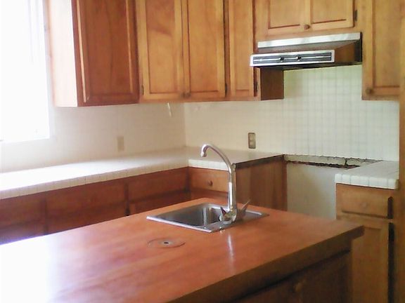 4th image of 841 McAllister St