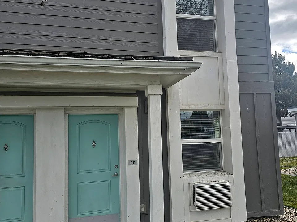 Brent Manor Apartments