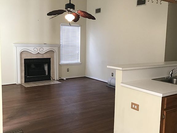 3rd image of 3927 Green Mountain Dr