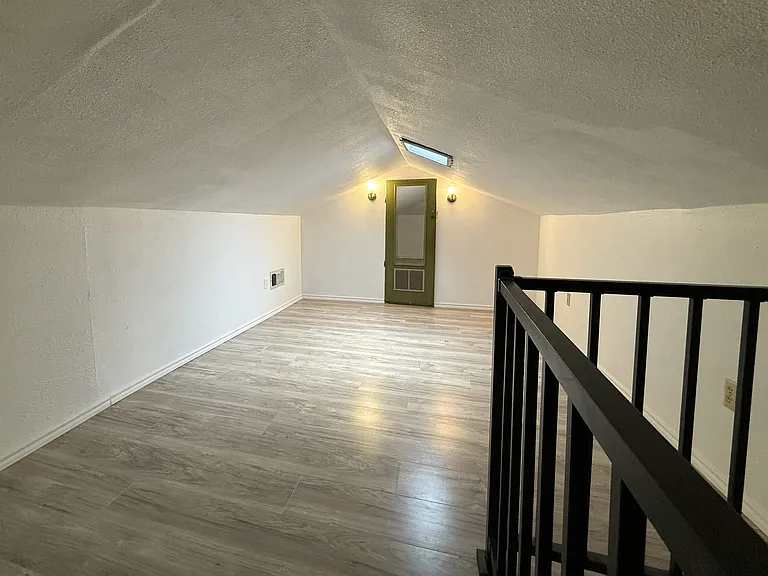 1115 Mary Ellen St — Photo 12