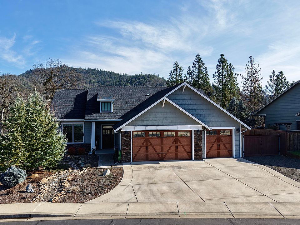 1st image of 209 White Oak Way