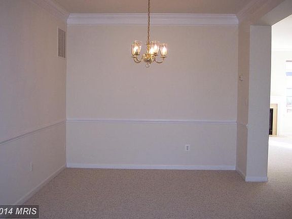 4th image of 25513 Beresford Dr