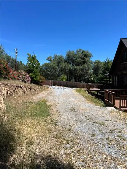 3120 Oak Knoll Rd — Photo 2