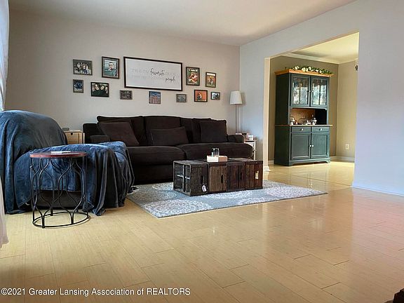 3rd image of 1002 Touraine Ave