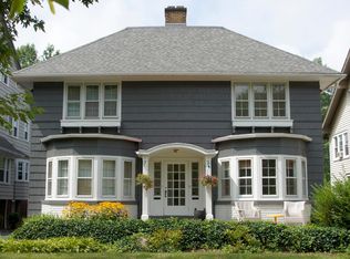 2334 S Overlook Rd, Cleveland, OH 44106