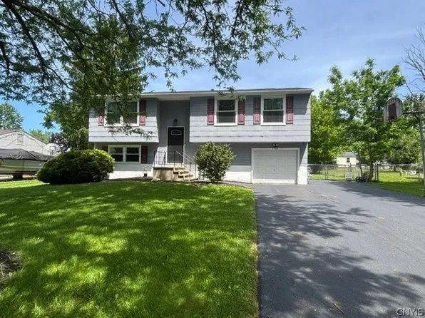 5963 Pony Ln, Cicero, NY 13039