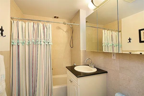Rented by Kaden Realty | media 4