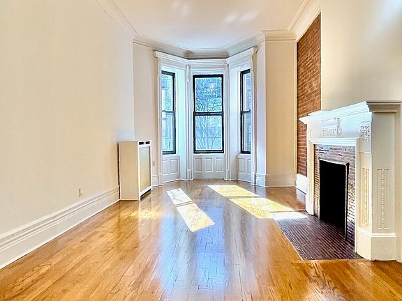 5th image of 57 W 68th St APT 5