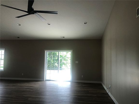 4th image of 1021 Ashfield Way