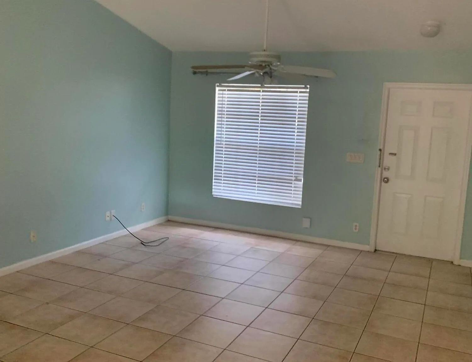 12 bed, 8.0 bath, 2288 sqft, $2,500 — Photo 4