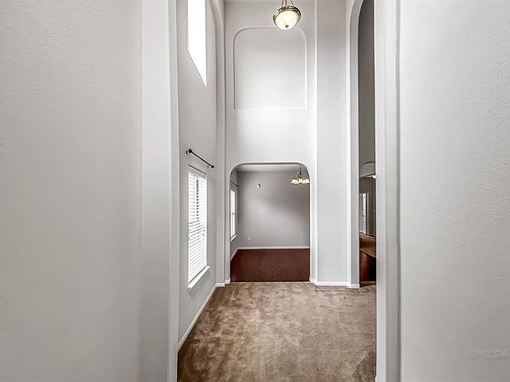 5th image of 902 E Tide Bay Cir