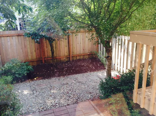 14367 30th Ave NE #9, Seattle, WA 98125