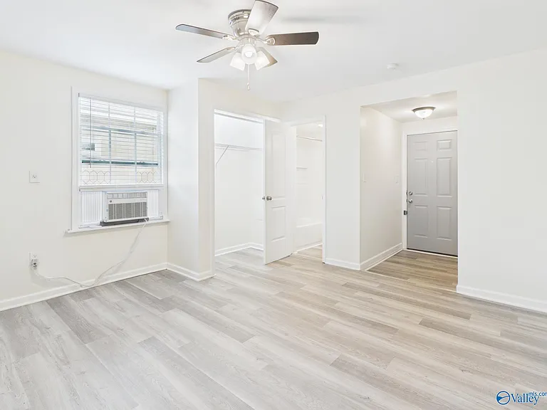 2106 Levert St NE — Photo 9
