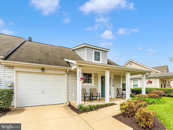 906 Parade Ln, Mount Airy, MD 21771