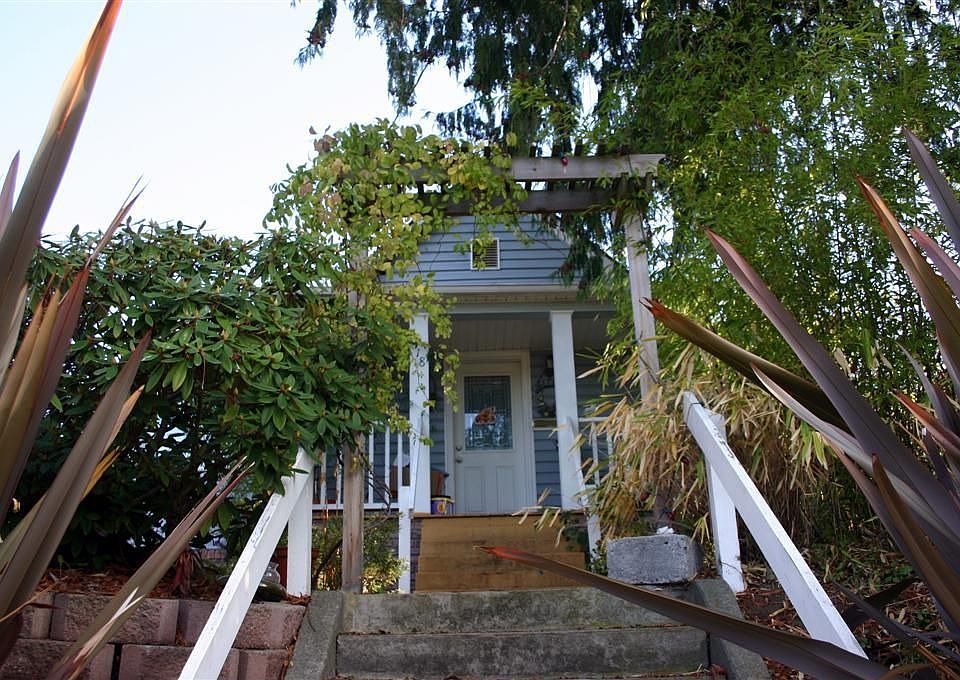 2nd image of 4418 3rd Ave NW