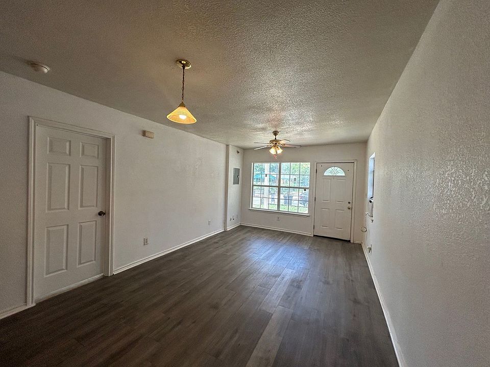 1st image of 319 Noria St