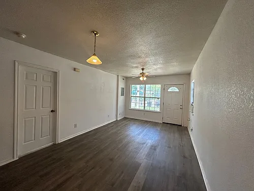 319 Noria St Photo 1