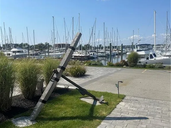 1 Lagoon Rd #145, Portsmouth, RI 02871