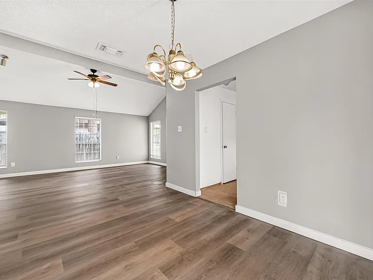 10814 Parkland Woods Dr — Photo 12