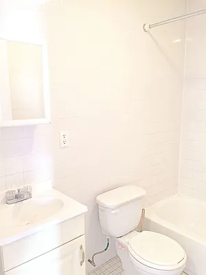 Rented by Bedford Realty USA Corp | media 4