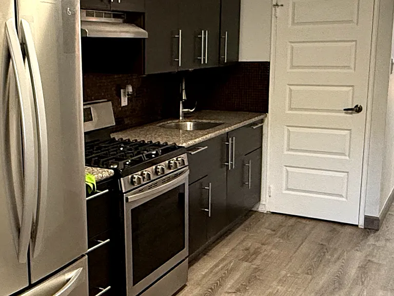 2758 Mill Ave #F — Photo 2