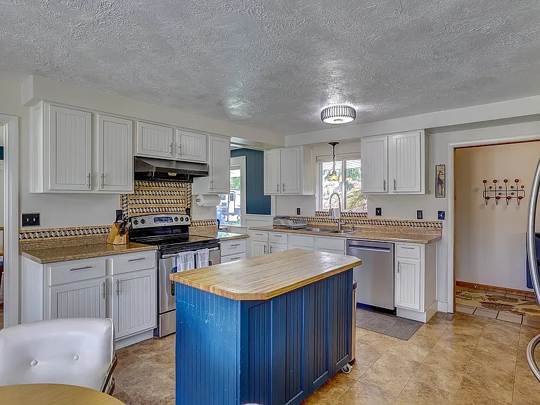 6712 W Hummel Dr — Photo 10