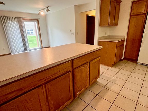 3rd image of 586 N Westmount Dr #1