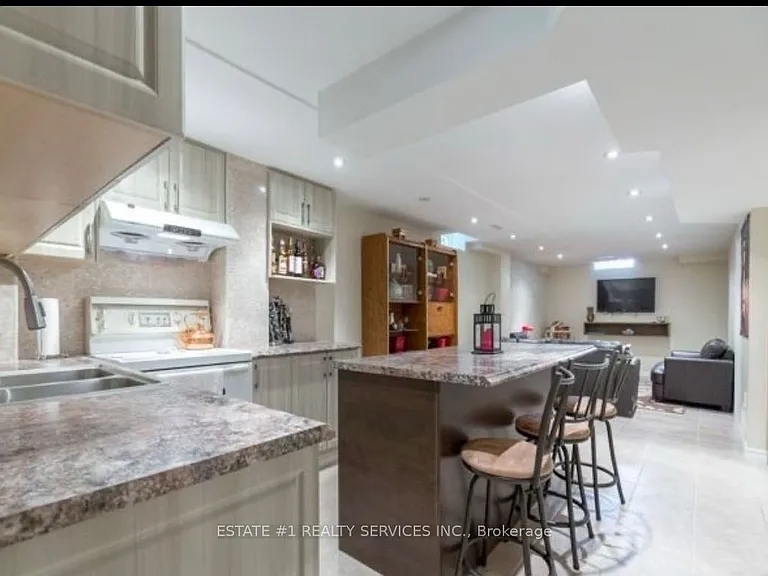 36 Dafoe Cres E #BSMNT — Photo 5