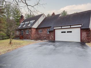 90 Werking Rd, East Greenbush, NY 12061