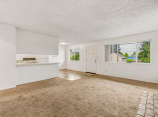 504 N 7th Ave APT 3, Kelso, WA 98626