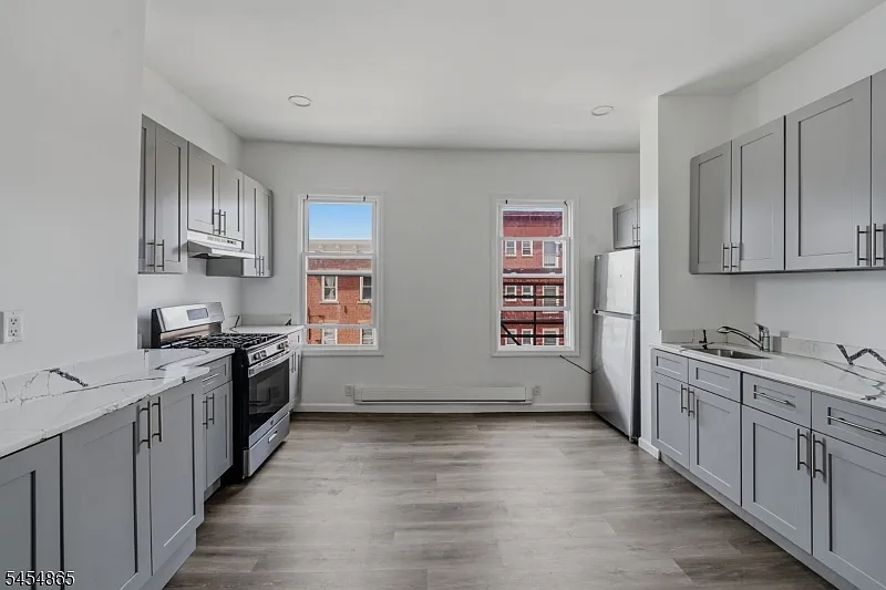 1 bed, 1.0 bath, $1,450 — Photo 1