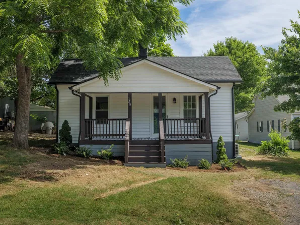 1005 Frye St, Waynesboro, VA 22980